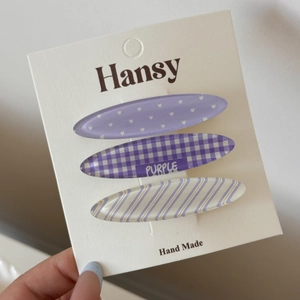 Lot de 3 jolies barrettes en résine violette à carreaux et cœurs sur carton