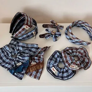 Ensemble d'Accessoires Cheveux Style Coréen Chouchou à Carreaux Noeud Écusson Chien Plissé Dentelle Serre-tête Barrette pour Femmes Filles