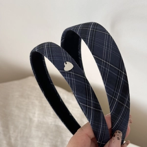 Preppy Plaid Fabric Headband For Women Vintage Blue Tartan Hairband With Heart Metal Pendant Sweet Hair Accessories