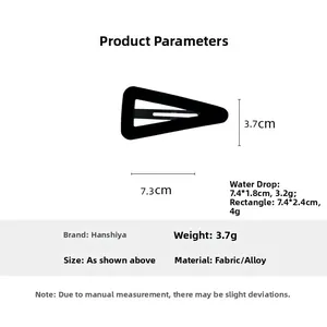 Detailed size and weight specs for black velvet triangle hair clip with dimensions