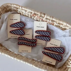 Lot de barrettes à cheveux en tissu à carreaux bleu marine avec bords rouges élégants