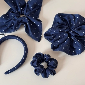Denim blue heart pattern hair accessory set with scrunchies and headband for women