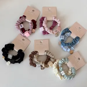 Lot de Chouchous en Tissu Plissé pour Femmes avec Perle Carrée en Résine Pendentif en Alliage Élastiques à Cheveux Simples