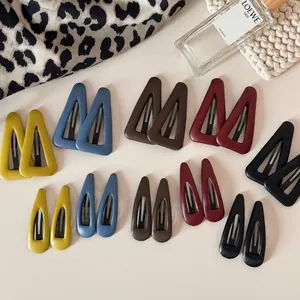 Pinces à Cheveux Géométriques en Cuir PU Style Coréen Triangle Goutte d'Eau Pinces BB Snap Couleur Unie Accessoires Cheveux Femmes
