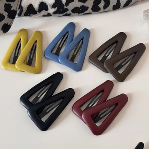 Lot de barrettes triangulaires en cuir minimalistes en jaune, bleu, marron, noir et bordeaux
