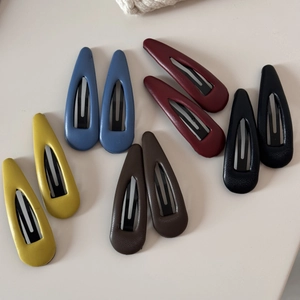 Lot de 10 barrettes à cheveux en cuir PU de cinq couleurs unies au style minimaliste