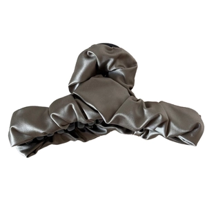 Haarklammer aus Satin im französischen Stil mit Falten-Design in edlem Champagner