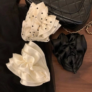 Große Satin Gerüschte Bananen-Haarclip Für Damen Gepunktet Eleganter Pferdeschwanz-Halter Mehrlagige Haarkralle Styling-Zubehör