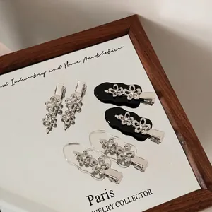 Französischer Vintage Metall Blume Haarclip Für Damen Legierung Acryl Strass Entenschnabel-Clip Haarnadel Haarschmuck