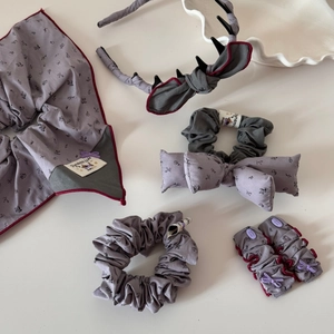 Ensemble chouchou et serre-tête floral style français en gris-violet avec nœud artisanal