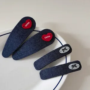 Pince à Cheveux BB en Tissu Denim Bleu Marine avec Cœur Rouge et Nœud Papillon Pince Latérale Simple Accessoires de Cheveux Style Coréen pour Femmes Filles