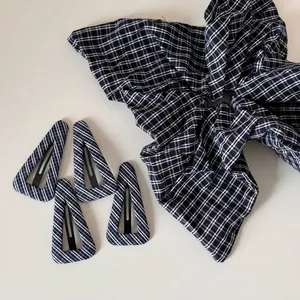 Korean Style Navy Checker Scrunchie And Triangle Hair Clip Set For Women Fabric Ruched Hair Ties Duckbill Clips Hair Accessories