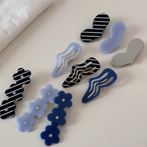 Lot de barrettes à cheveux en acétate fleuri avec motifs cœurs et strass étincelants