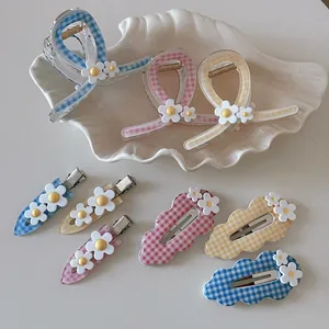 Pince à Cheveux Marguerite Gingham Coréenne Douce Pince Crabe en Acrylique Élégante pour Femmes Filles Accessoires Cheveux Floraux