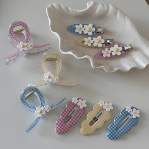 Lot de 9 barrettes à cheveux à carreaux et fleurs en rose, bleu et jaune