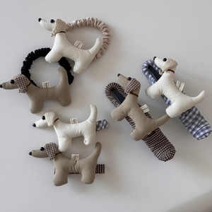 Set carino di fermagli per capelli e scrunchies a forma di bassotto in tessuto scozzese