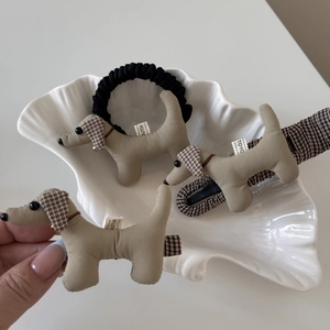 Dettagli del set di fermagli per capelli a forma di bassotto con orecchie a quadri