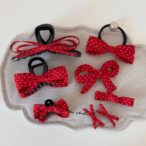 Coffret d'accessoires cheveux avec nœuds rouges à pois et pinces à cheveux