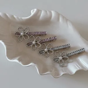 Elegant Flower Artificial Pearl Rhinestone Hair Clip For Women Sweet Vintage Silver Alloy Side Clip For Wedding Party Hair Jewelry