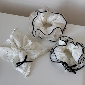 Lot de 3 chouchous en mousseline blanche à pois et bandeau avec détail perle fine