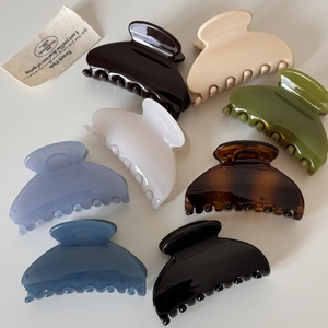 Collection de grandes pinces à cheveux brillantes en résine de couleurs variées