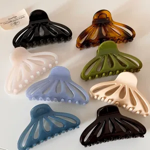 Elegant Glossy Fan Shaped Hollow Hair Claw Clip Resin Hair Catch Barrette Retro Styling Accessory For Women Hair Ornament