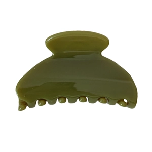 Pince à cheveux demi-cercle vert olive élégante avec finition brillante pour coiffures