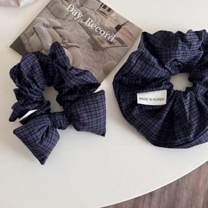 Blue and black plaid sponge headband set with vintage check pattern for high top styling