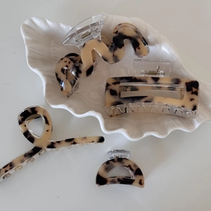 French Vintage Acetate Hair Claw Clip Tortoiseshell Leopard Print Resin Shark Clip Elegant Geometric Medium Hairgrip Accessory For Women