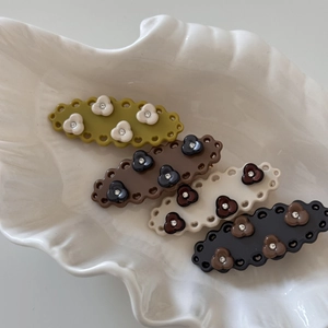Elegantes 4-teiliges Set gewellter Blumen-Haarspangen in Grün Braun Beige und Grau
