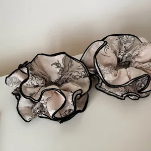 New Chinese Style Large Hair Scrunchies For Women Botanical Floral Pattern Fabric Elastic Hair Ties Retro Contrast Edge Hair Band Accessories