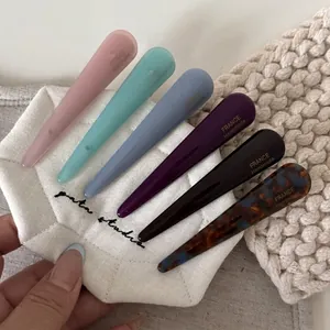 Lot de six barrettes à cheveux en acétate coloré avec finitions écaille et mates