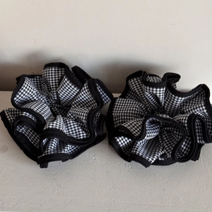 Set of two black and white checkered oversized scrunchies with elegant ruffled edges
