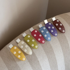 Lot de 7 barrettes à cheveux marguerites en acrylique mat aux couleurs pastel pour filles