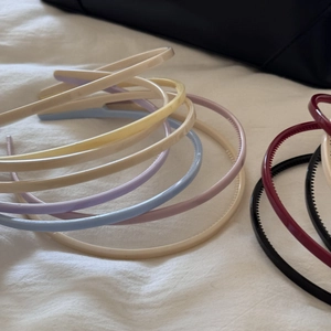 Multi-colored thin candy color headbands with non-slip teeth for secure hair styling