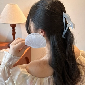 Elegant dolphin and seashell hair claws in translucent pearlescent finish for beach style