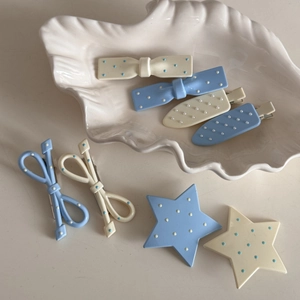 Set di fermagli per capelli con pois e stelle in azzurro e bianco crema per ragazze