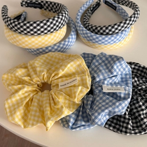 Handgefertigtes gepolstertes Haarreif- und Scrunchie-Set in Gelb, Blau und Schwarz