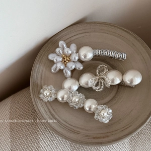 Ensemble de barrettes à cheveux élégantes avec perles baroques et fleurs en cristal