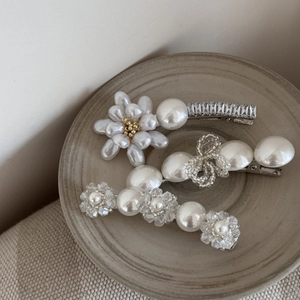 Lot de 3 barrettes françaises rétro avec perles baroques et fleurs en cristal sur plat