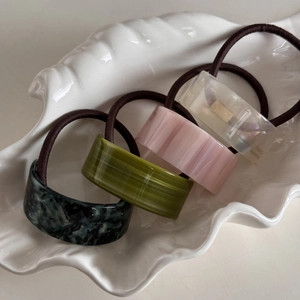 Minimalist acetate hair ties with geometric rectangular pieces and elastic ropes