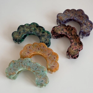 Vintage acetate hair claws set with marble texture and floral pattern for elegant styling