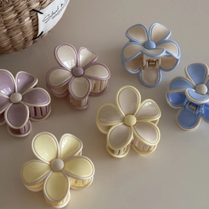Chic multi-color floral hair claws in six Morandi tones for stylish women's hair styling