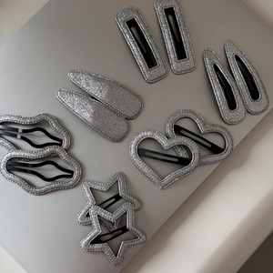Barrettes à cheveux pailletées argentées en formes de cœur, d'étoile et géométriques