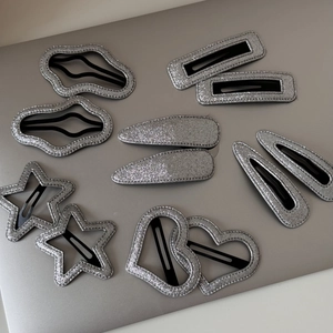 Lot de barrettes à cheveux argentées pailletées en forme d'étoile et de cœur