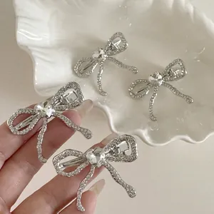 Barrette à Cheveux Nœud Papillon Argent pour Femmes Alliage Strass Design Cœur Pince à Bec de Canard