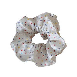 Chouchou en tissu blanc avec des pois colorés rouges, bleus et jaunes accessoire cheveux