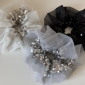 Détails des chouchous à haute élasticité avec paillettes brillantes et tulle en trois couleurs