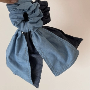 Elastico per capelli oversize in denim con fiocco bicolore in stile vintage