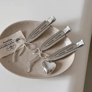 Silberner Metall Bogen Herz Anhänger Haarspange Nahtlose Entenschnabel Haarnadel Für Damen Mode Y2K Minimalistischer Haarschmuck